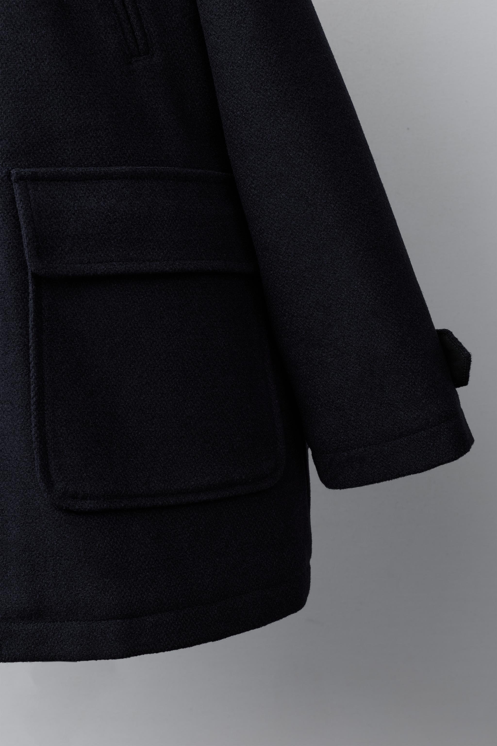 MANTEAU EN DRAP À CAPUCHE